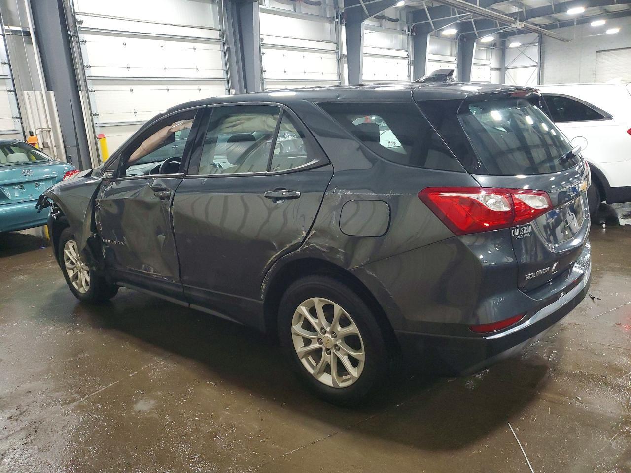 2018 Chevrolet Equinox Ls - zdjęcie 2