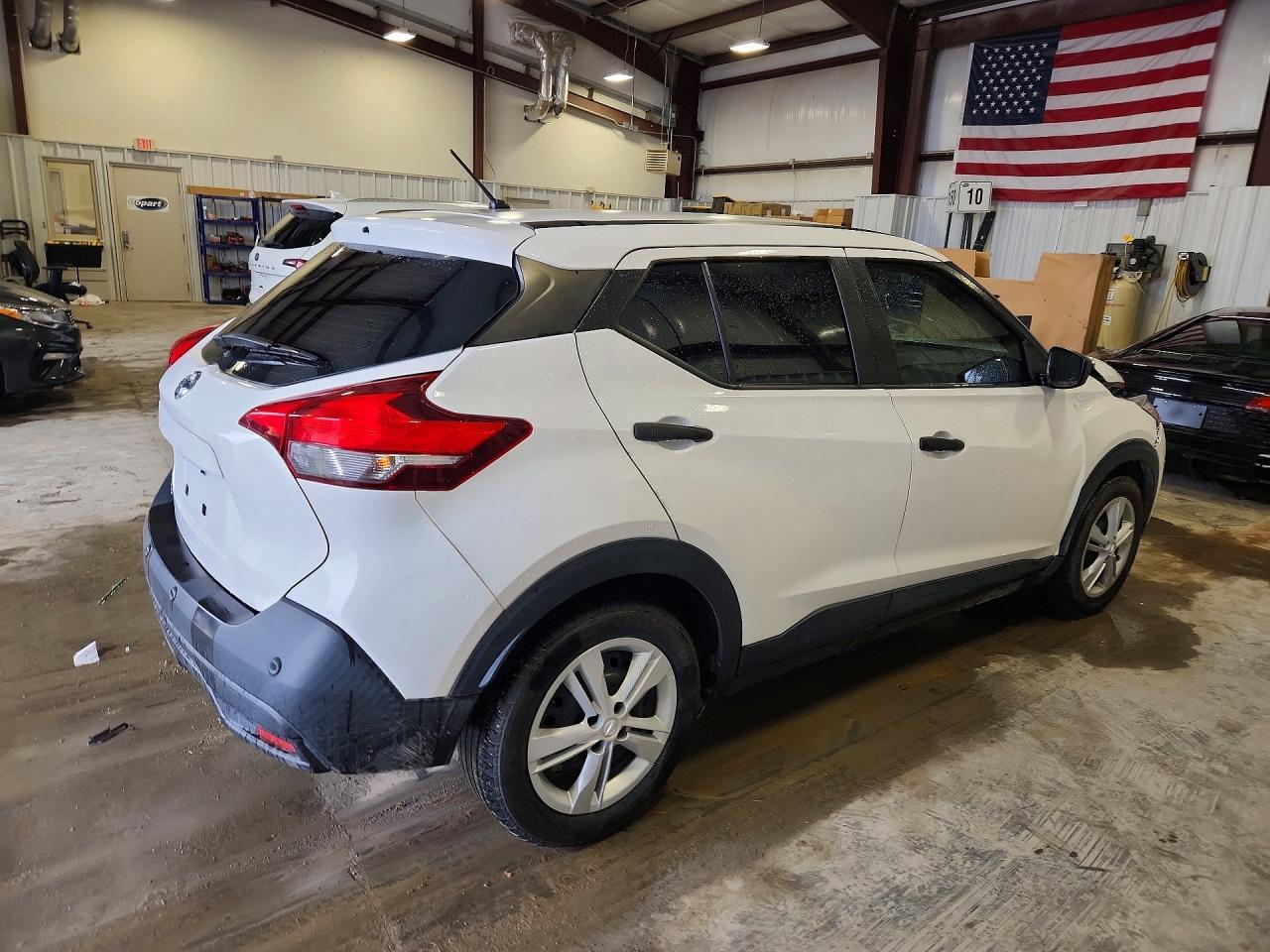 2020 Nissan Kicks S - zdjęcie 3