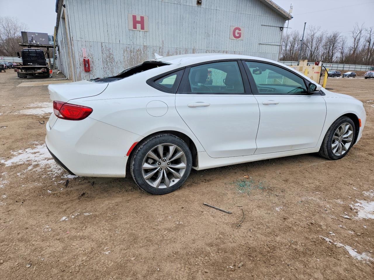 2016 Chrysler 200 S - zdjęcie 3