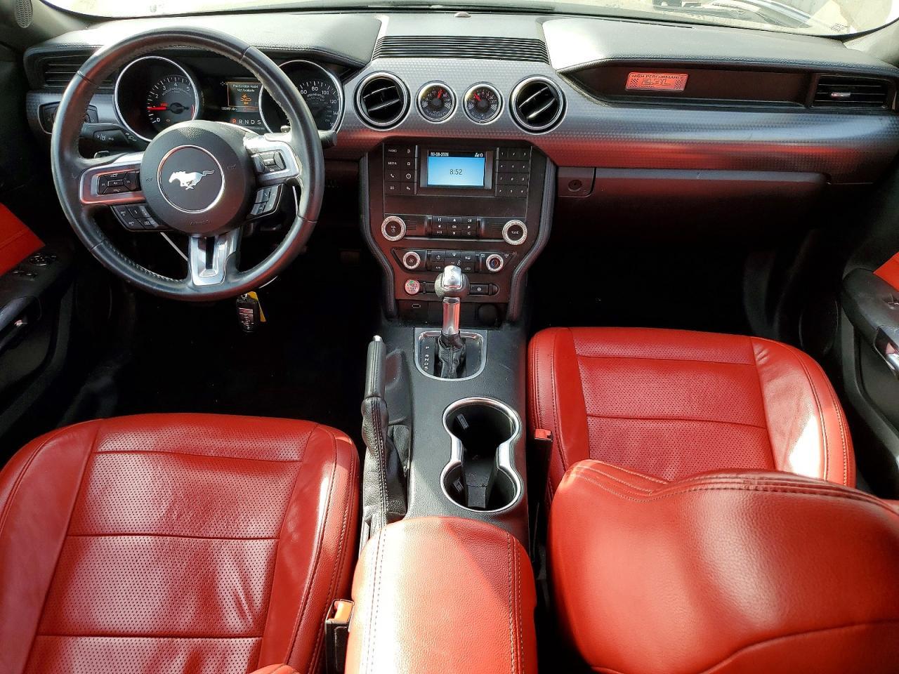 2020 Ford Mustang - zdjęcie 8