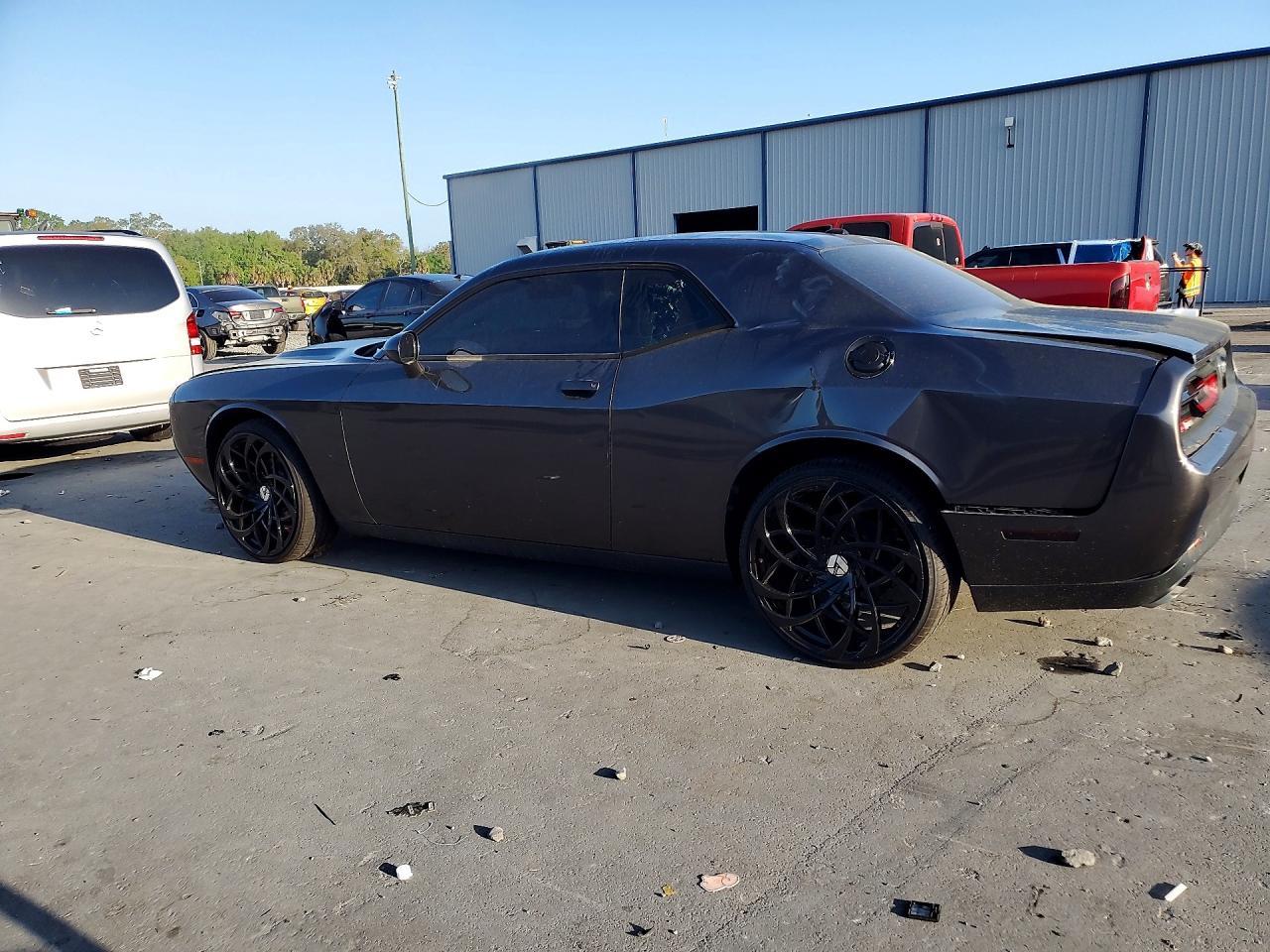 2016 Dodge Challenger Sxt - zdjęcie 2