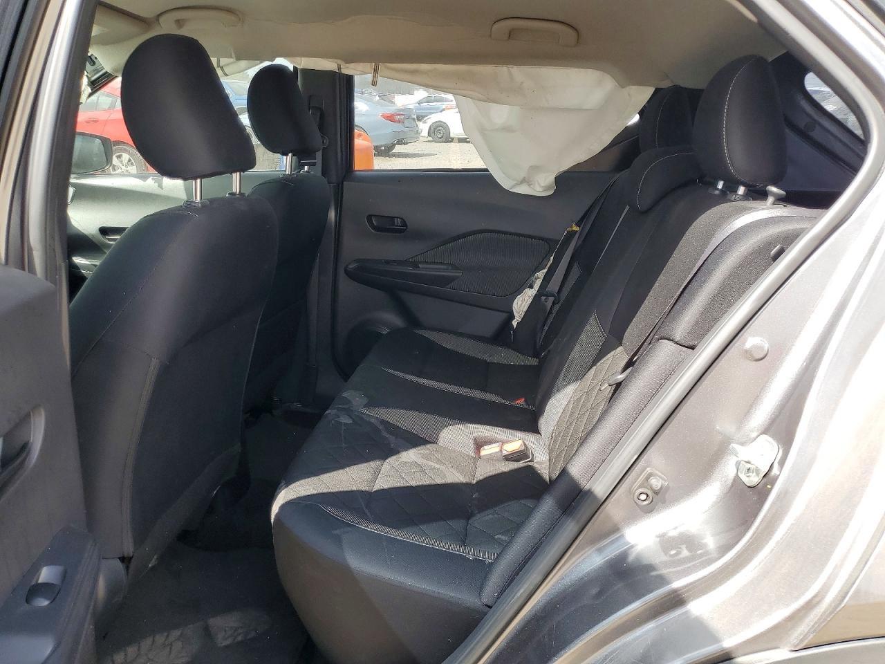 2020 Nissan Kicks S - zdjęcie 10