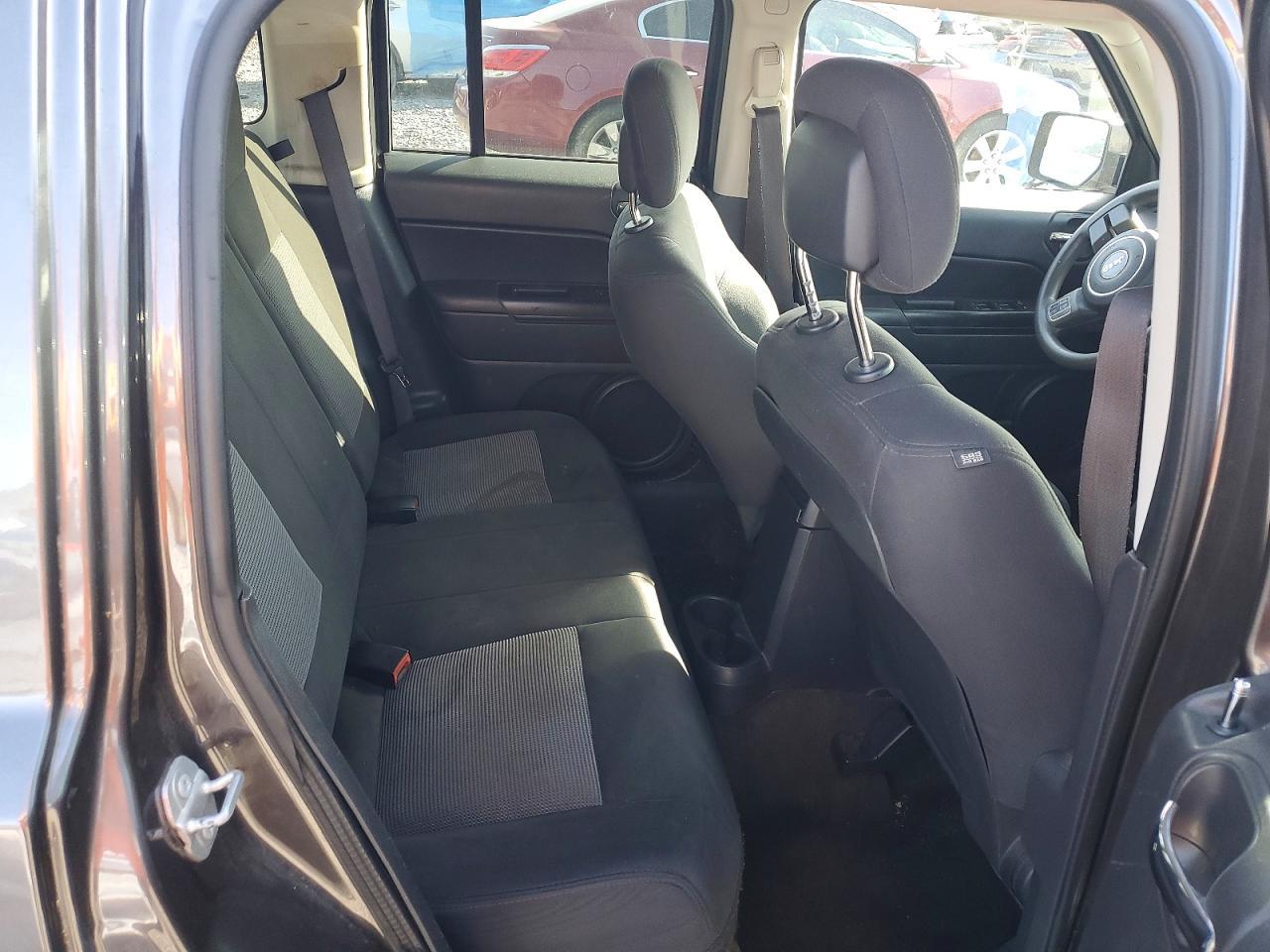 2016 Jeep Patriot Sport - zdjęcie 10