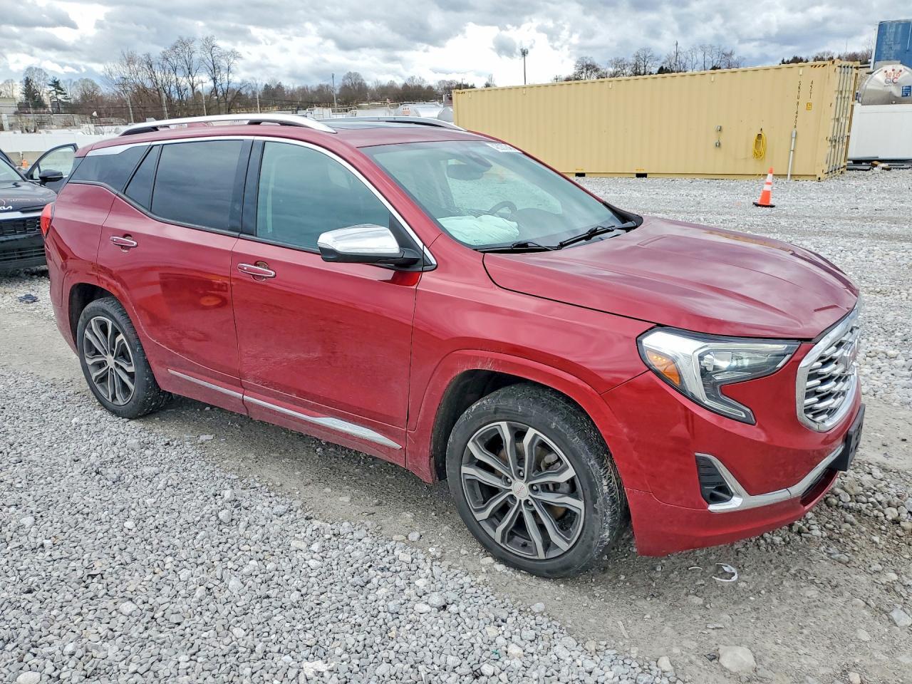 2019 GMC Terrain Denali - zdjęcie 4