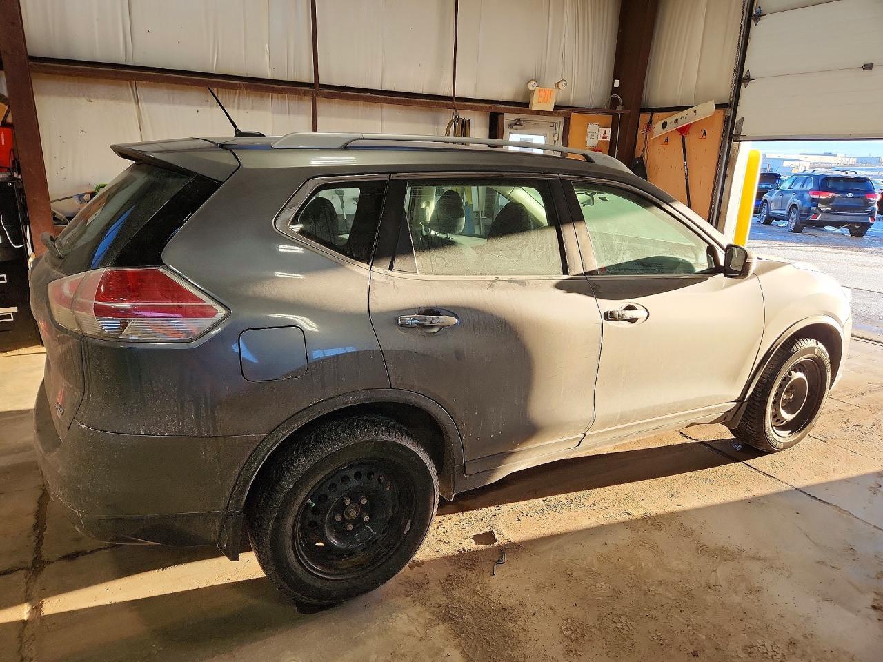 2016 Nissan Rogue S - zdjęcie 3