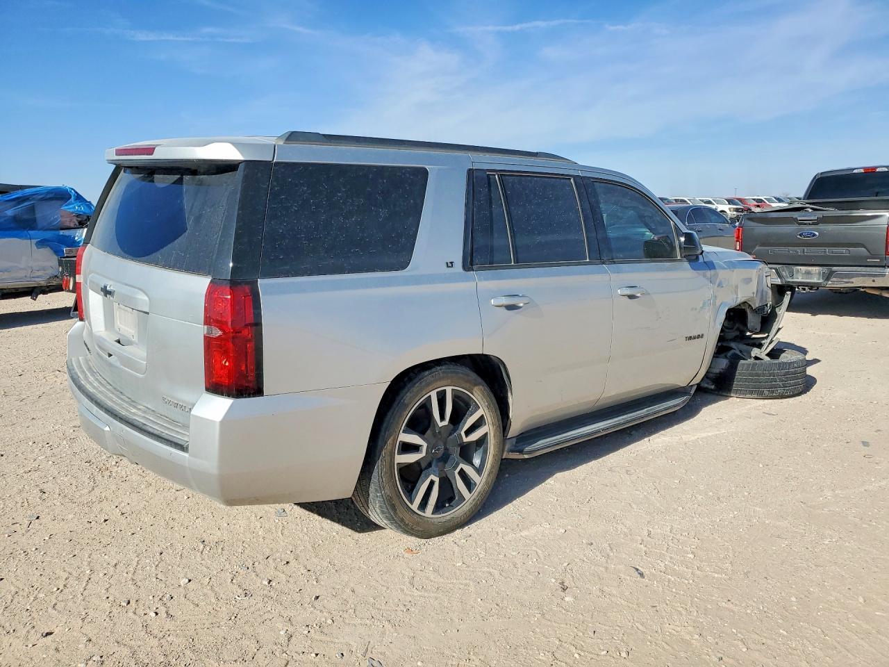 2018 Chevrolet Tahoe C1500 Lt - zdjęcie 3