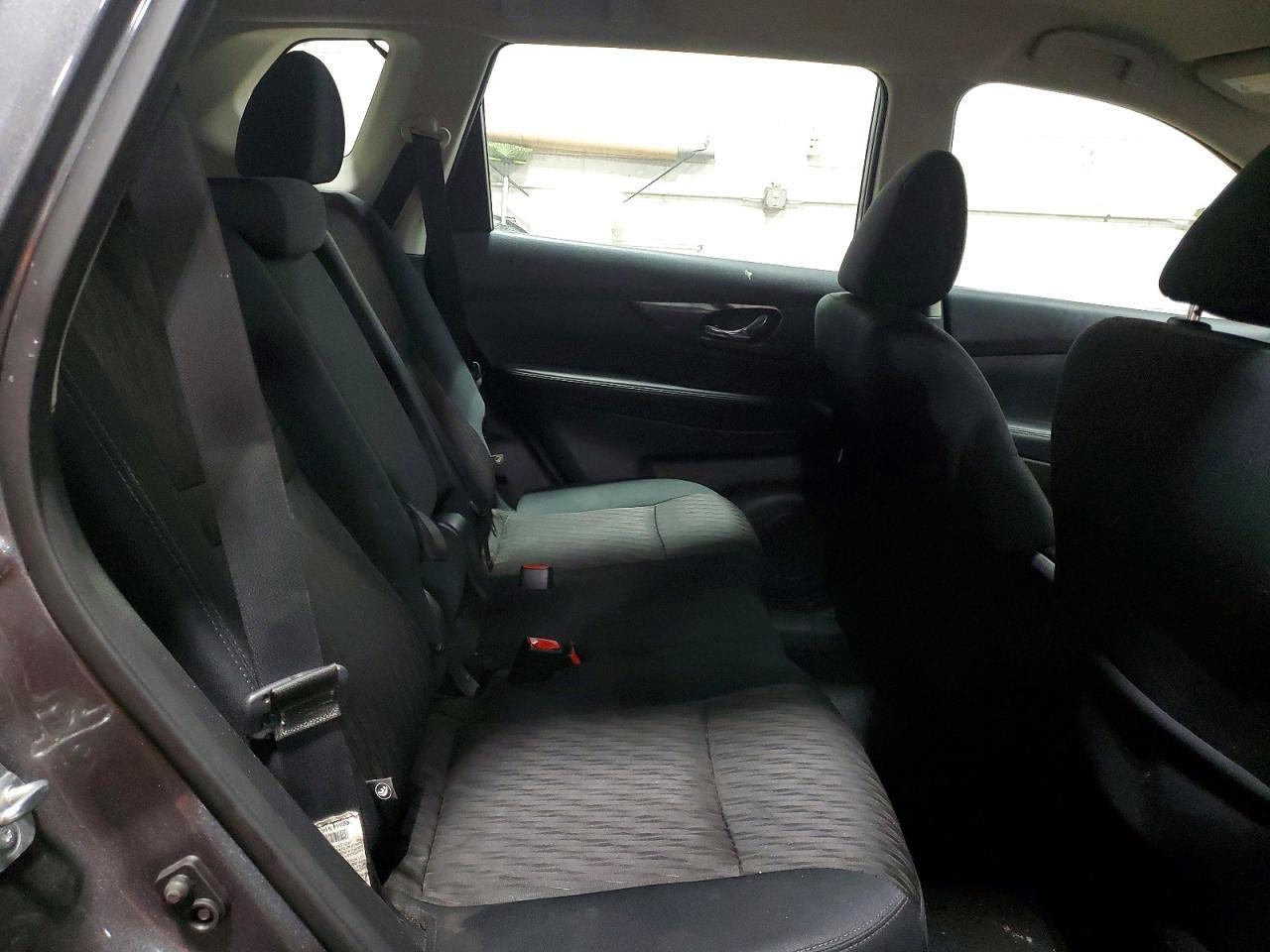 2018 Nissan Rogue S - zdjęcie 11