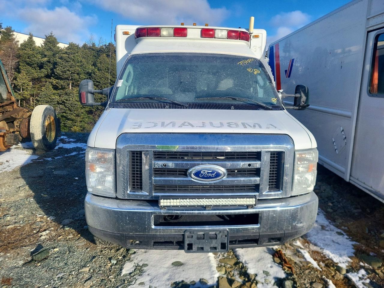 2016 Ford E-350 Ambulance - zdjęcie 5