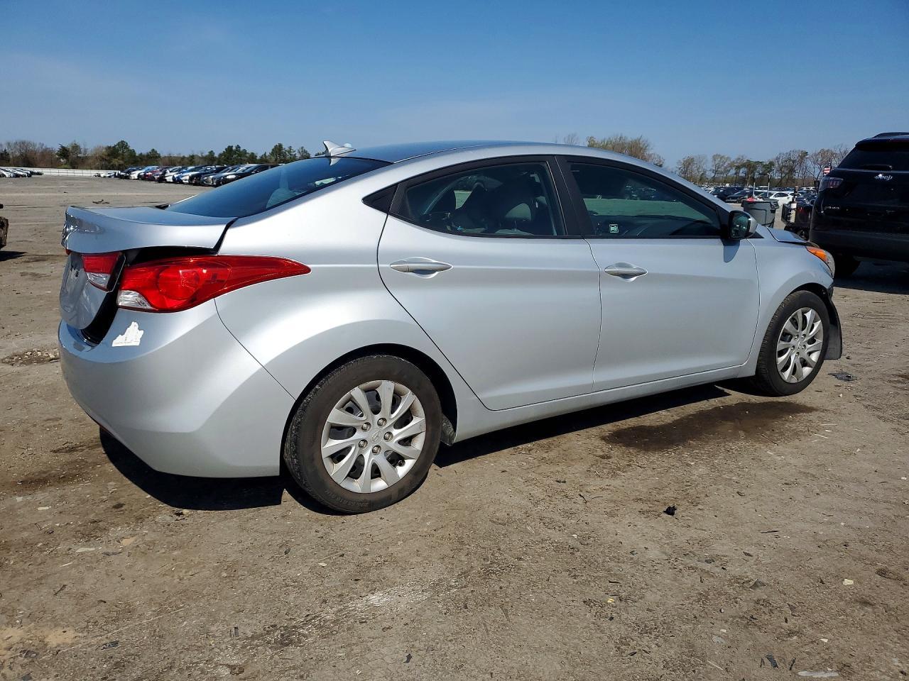 2013 Hyundai Elantra Gls - zdjęcie 3