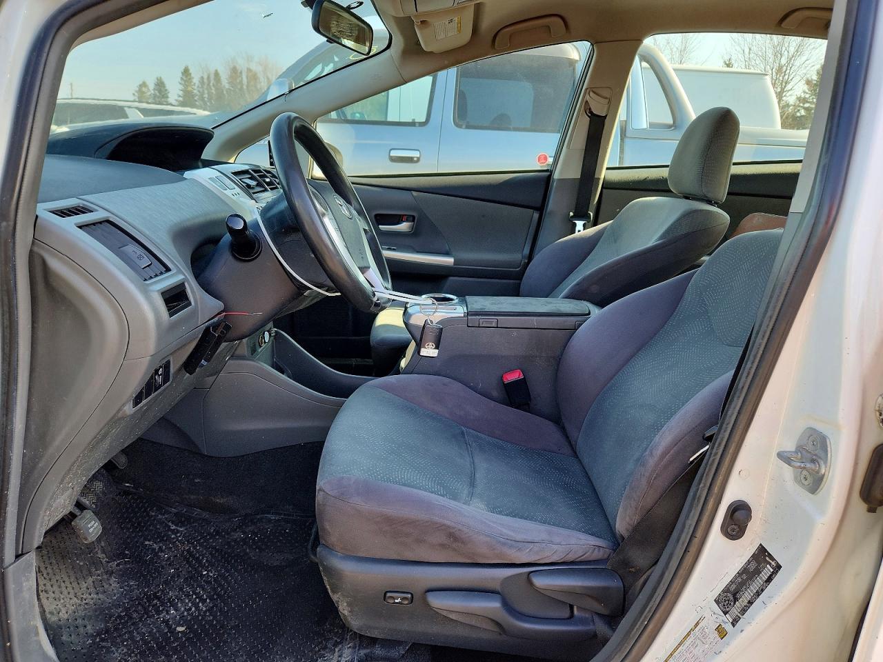 2014 Toyota Prius V - zdjęcie 7