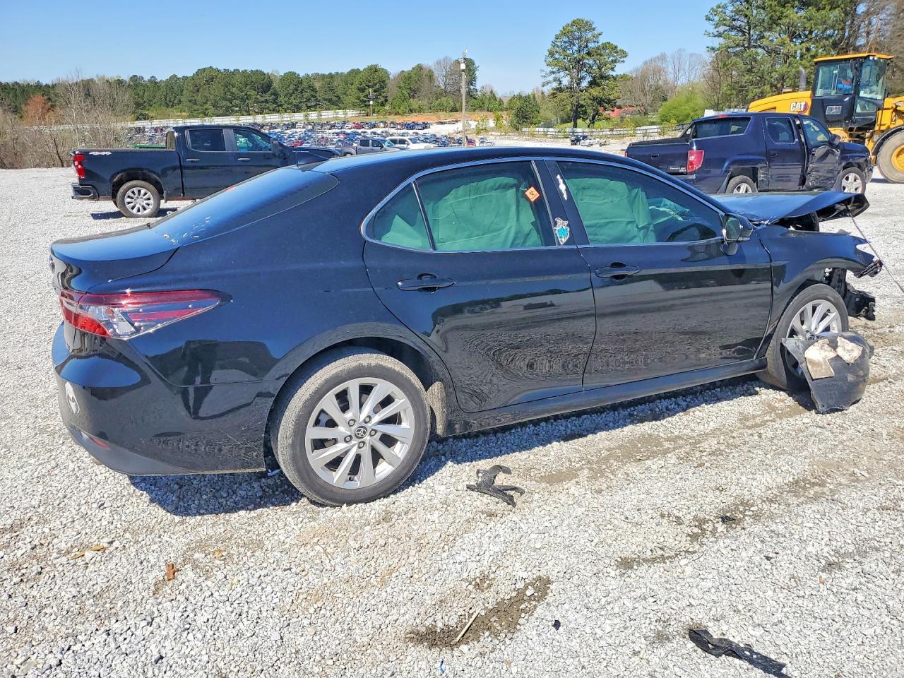 2023 Toyota Camry Le - zdjęcie 3