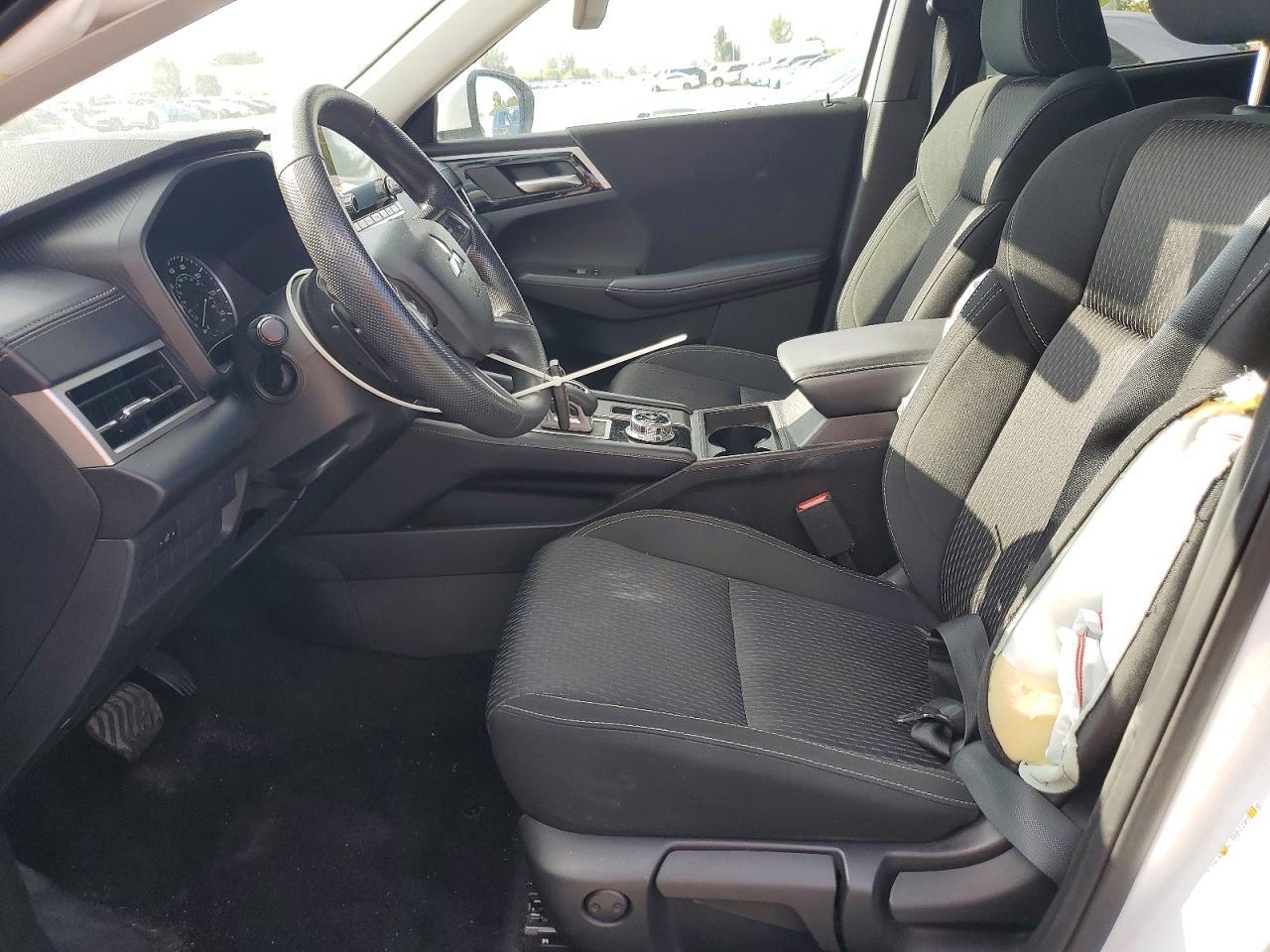 2024 Mitsubishi Outlander Es - zdjęcie 7