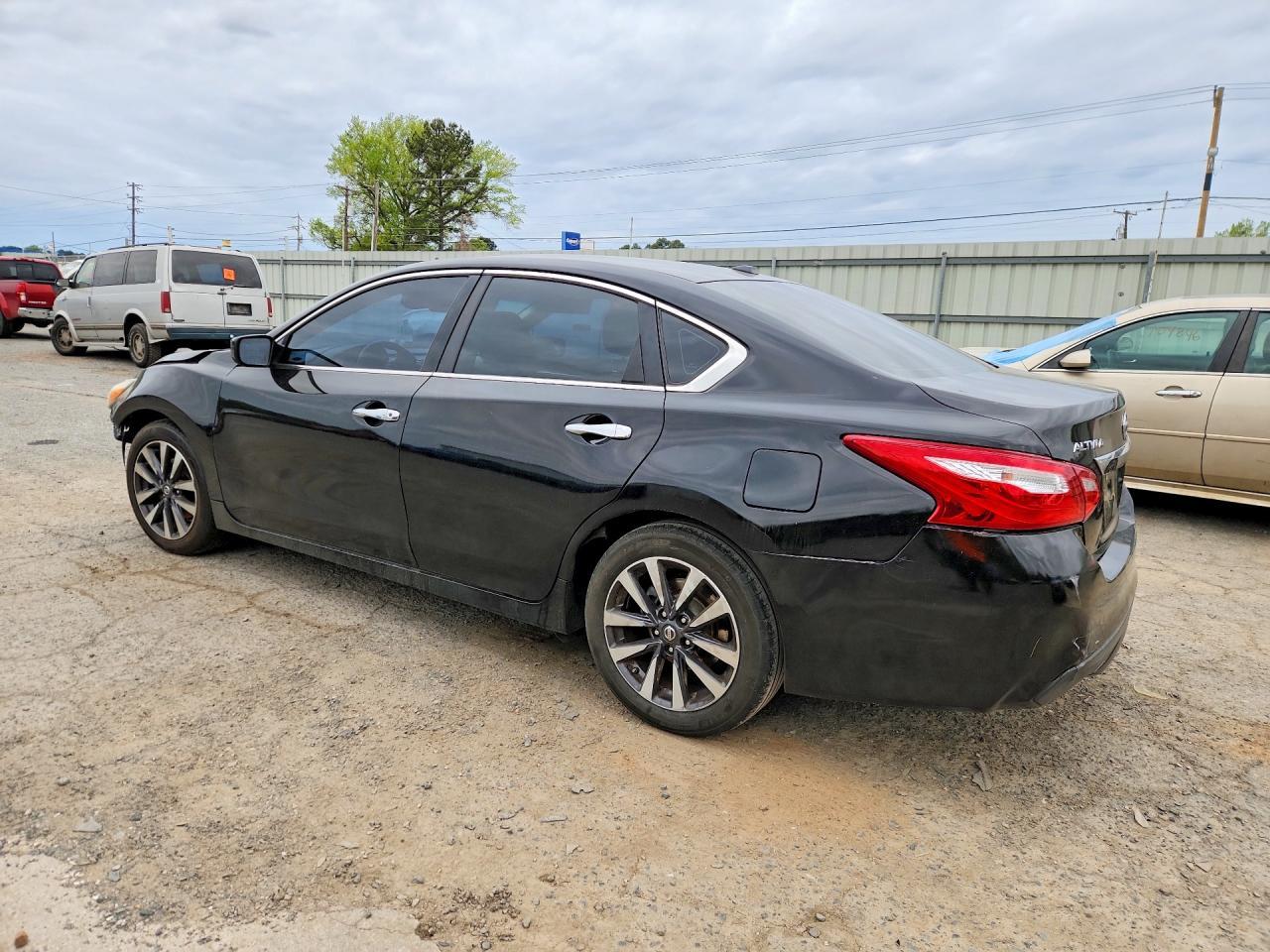 2017 Nissan Altima 2.5 Sv - zdjęcie 2