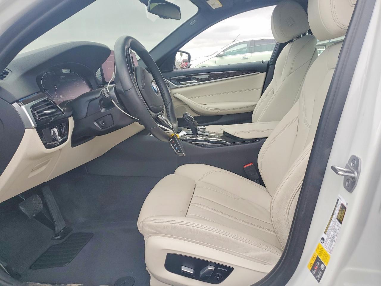 2022 BMW 530E - zdjęcie 7