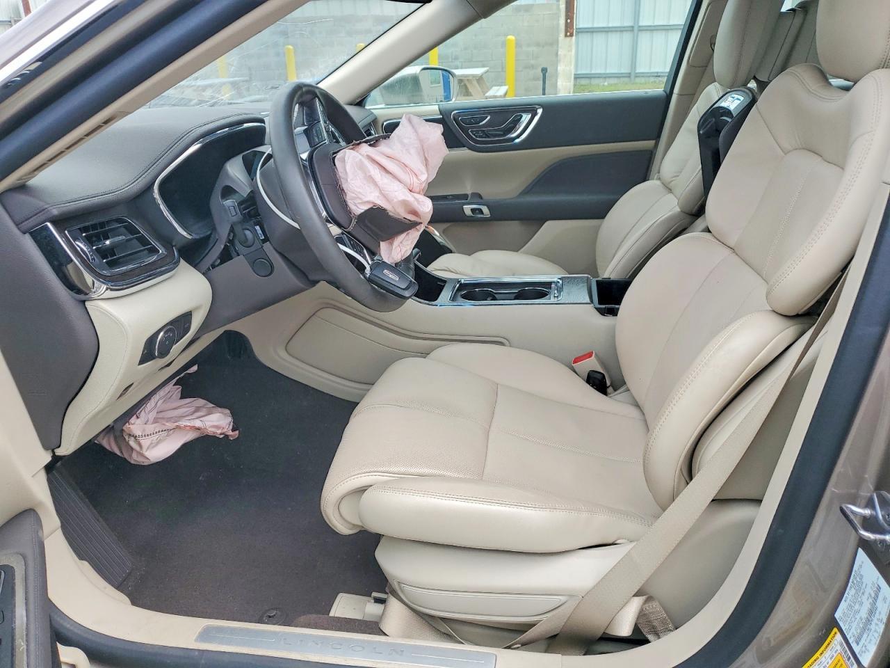 2020 Lincoln Continental Reserve - zdjęcie 7