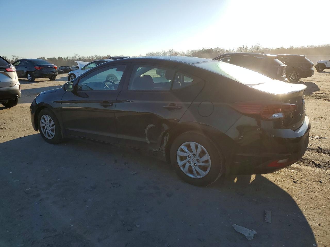 2020 Hyundai Elantra Se - zdjęcie 2