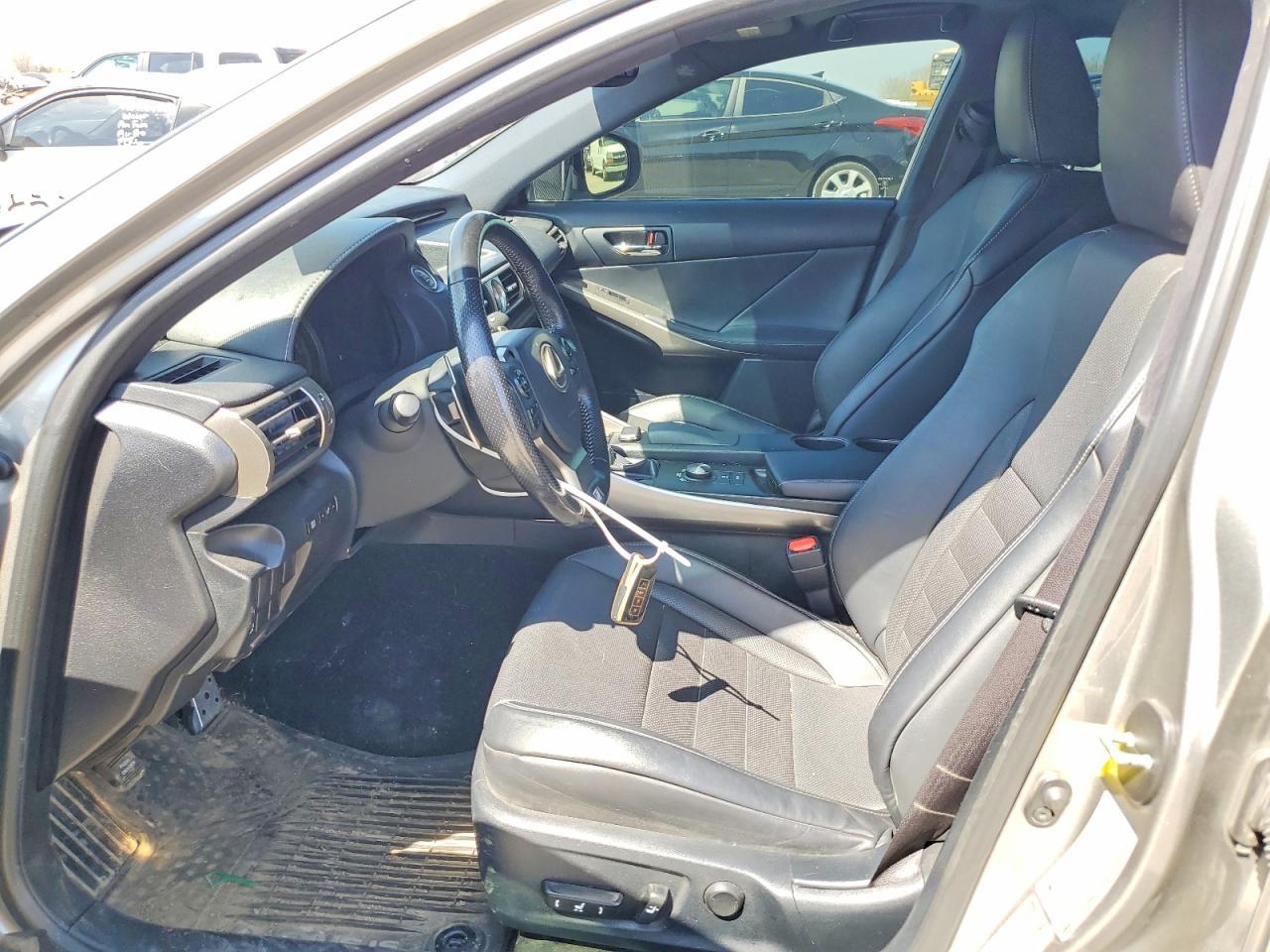 2016 Lexus Is 300 Base - zdjęcie 7