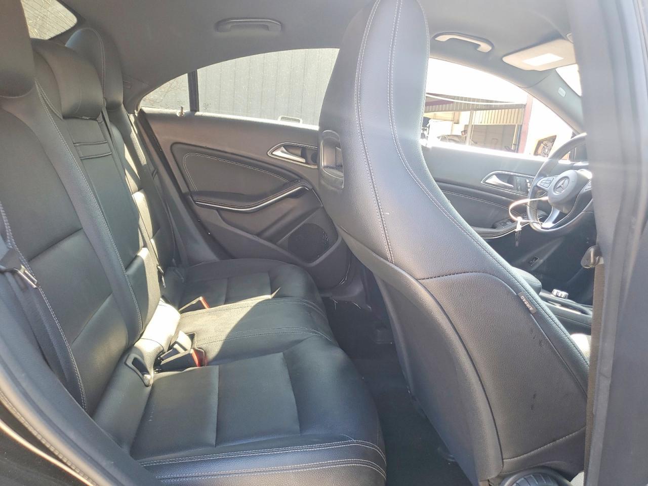 2016 Mercedes-Benz Cla 250 - zdjęcie 10