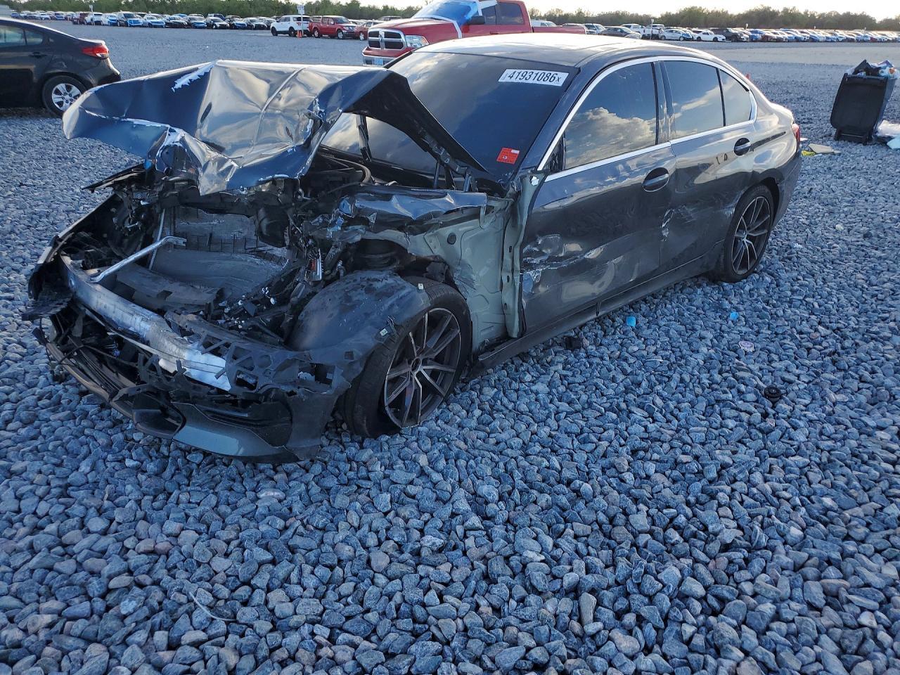 2021 BMW 330I - zdjęcie główne