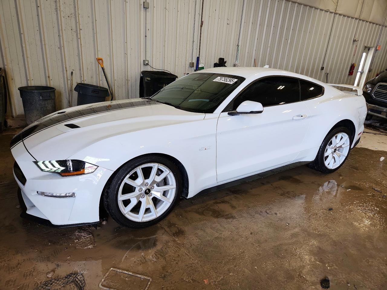 2022 Ford Mustang Gt - zdjęcie główne