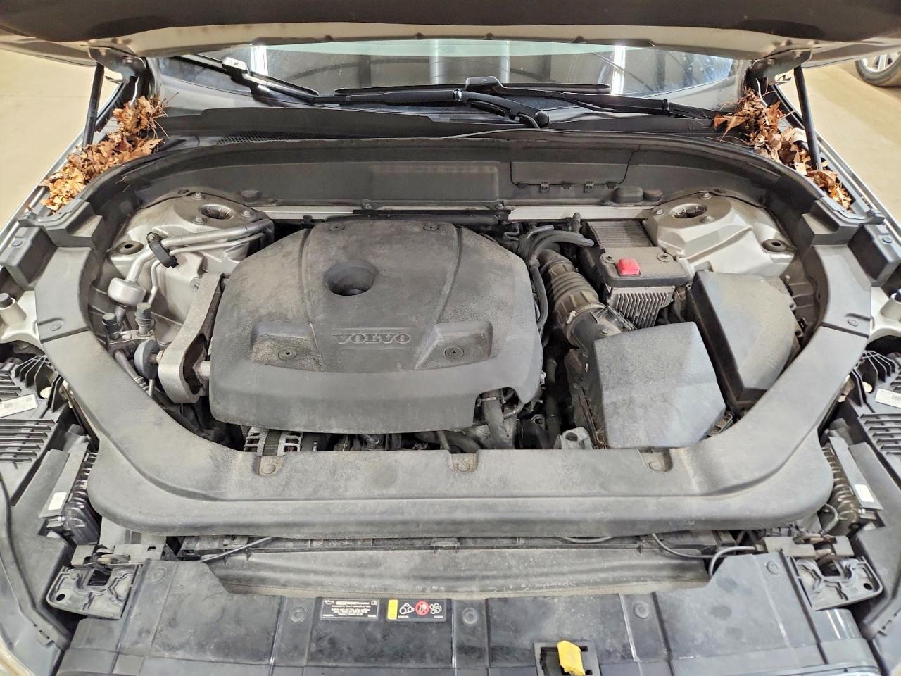 2021 Volvo Xc60 T6 Momentum - zdjęcie 12