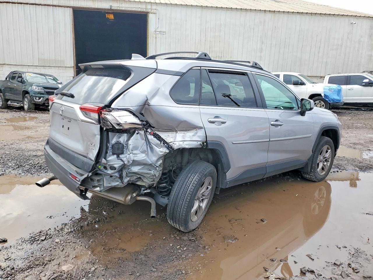 2022 Toyota Rav4 Xle - zdjęcie 3