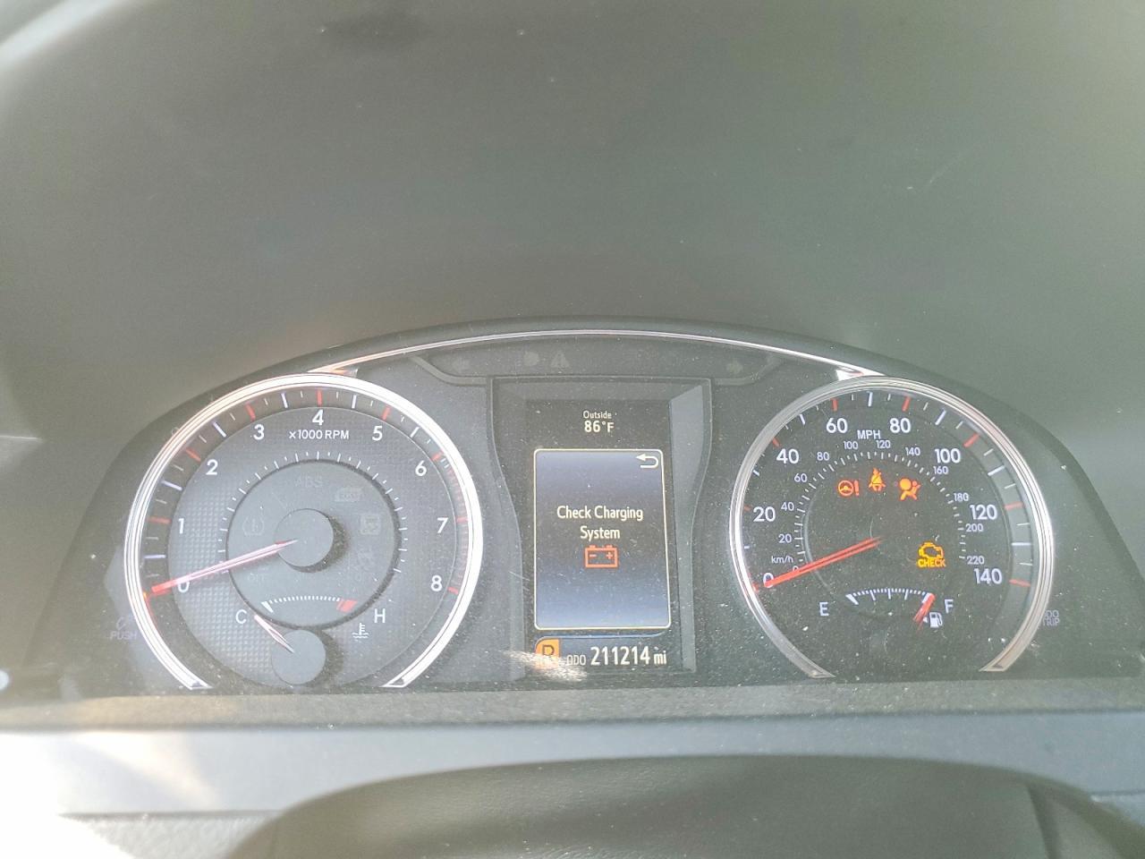 2016 Toyota Camry Se - zdjęcie 9