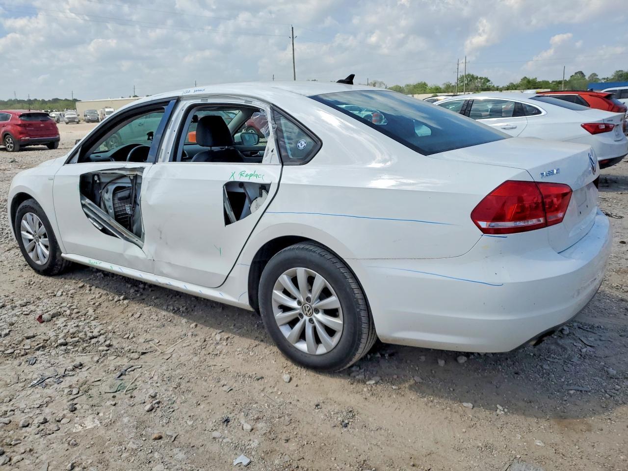 2014 Volkswagen Passat S - zdjęcie 2