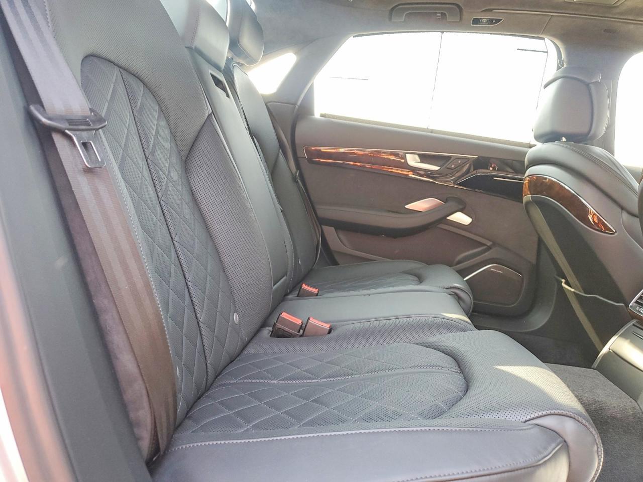 2016 Audi A8 L Quattro - zdjęcie 10