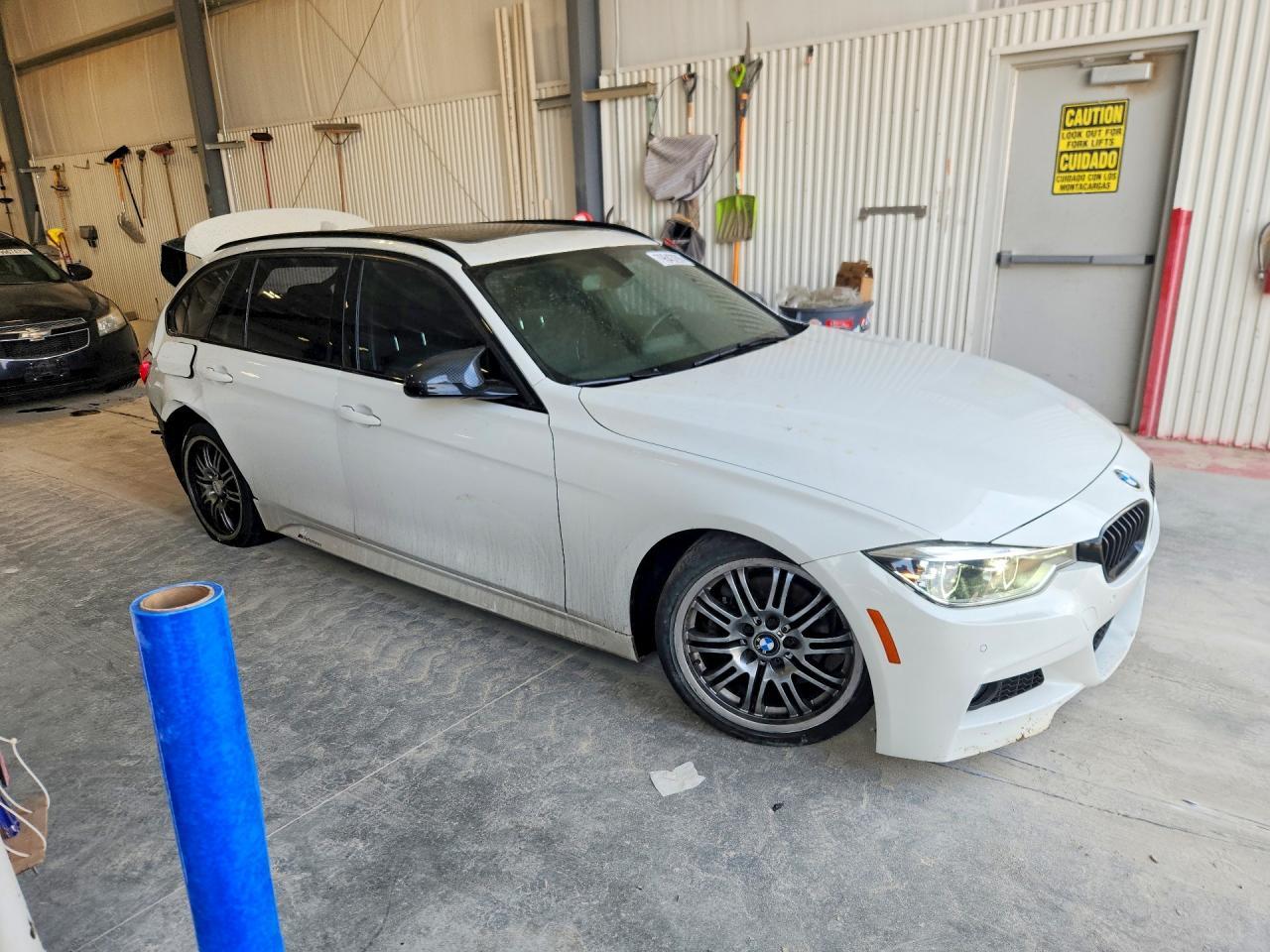 2017 BMW 330 Xi - zdjęcie 4