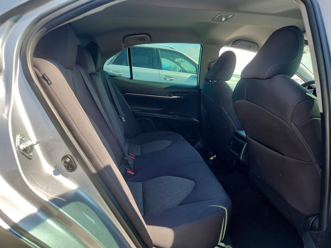 2024 Toyota Camry Le - zdjęcie 10