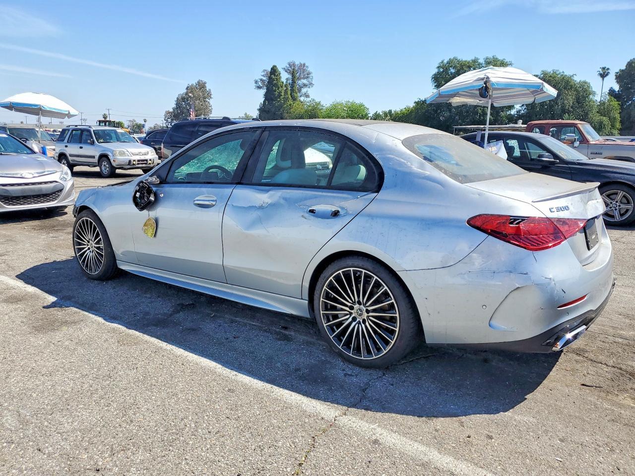 2023 Mercedes-Benz C 300 - zdjęcie 2