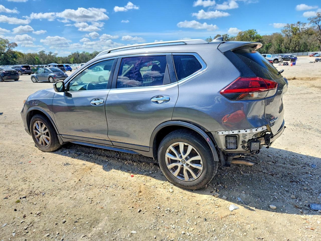 2019 Nissan Rogue S - zdjęcie 2