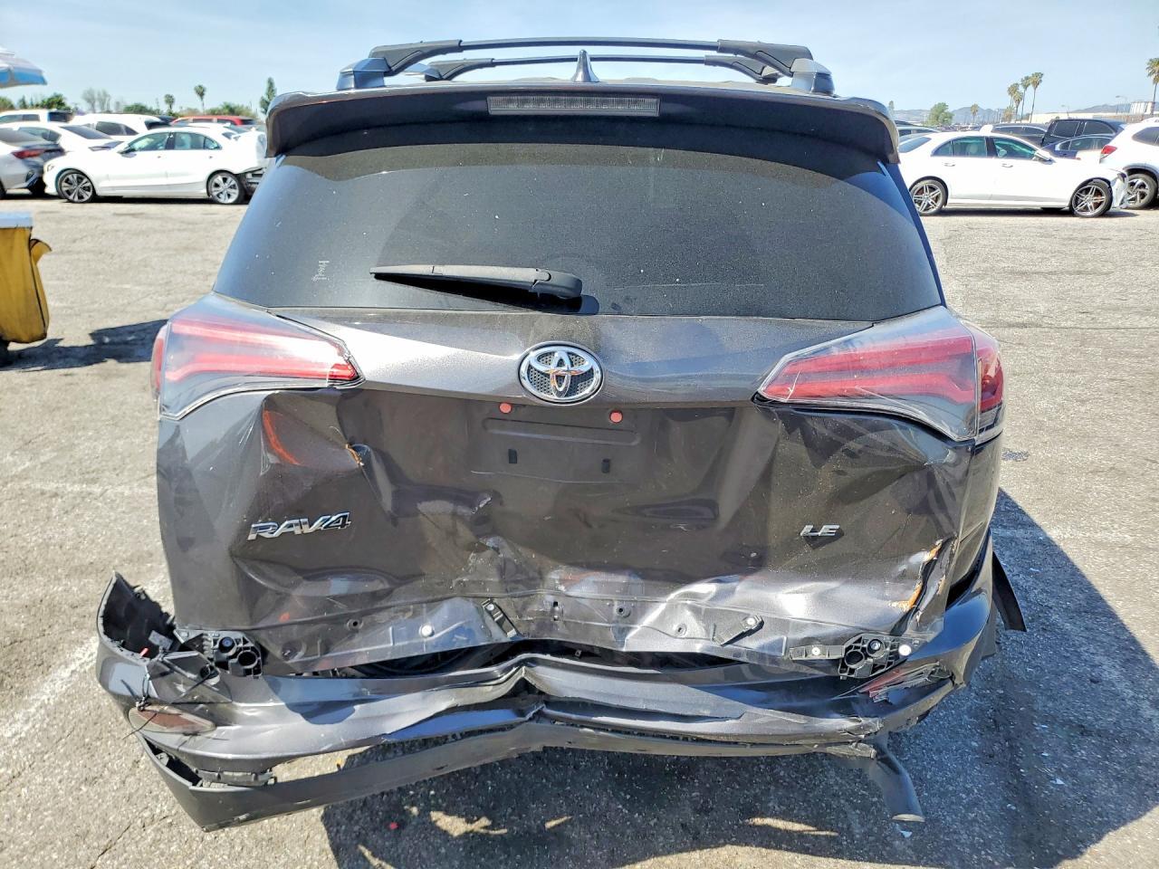 2017 Toyota Rav4 Le - zdjęcie 6