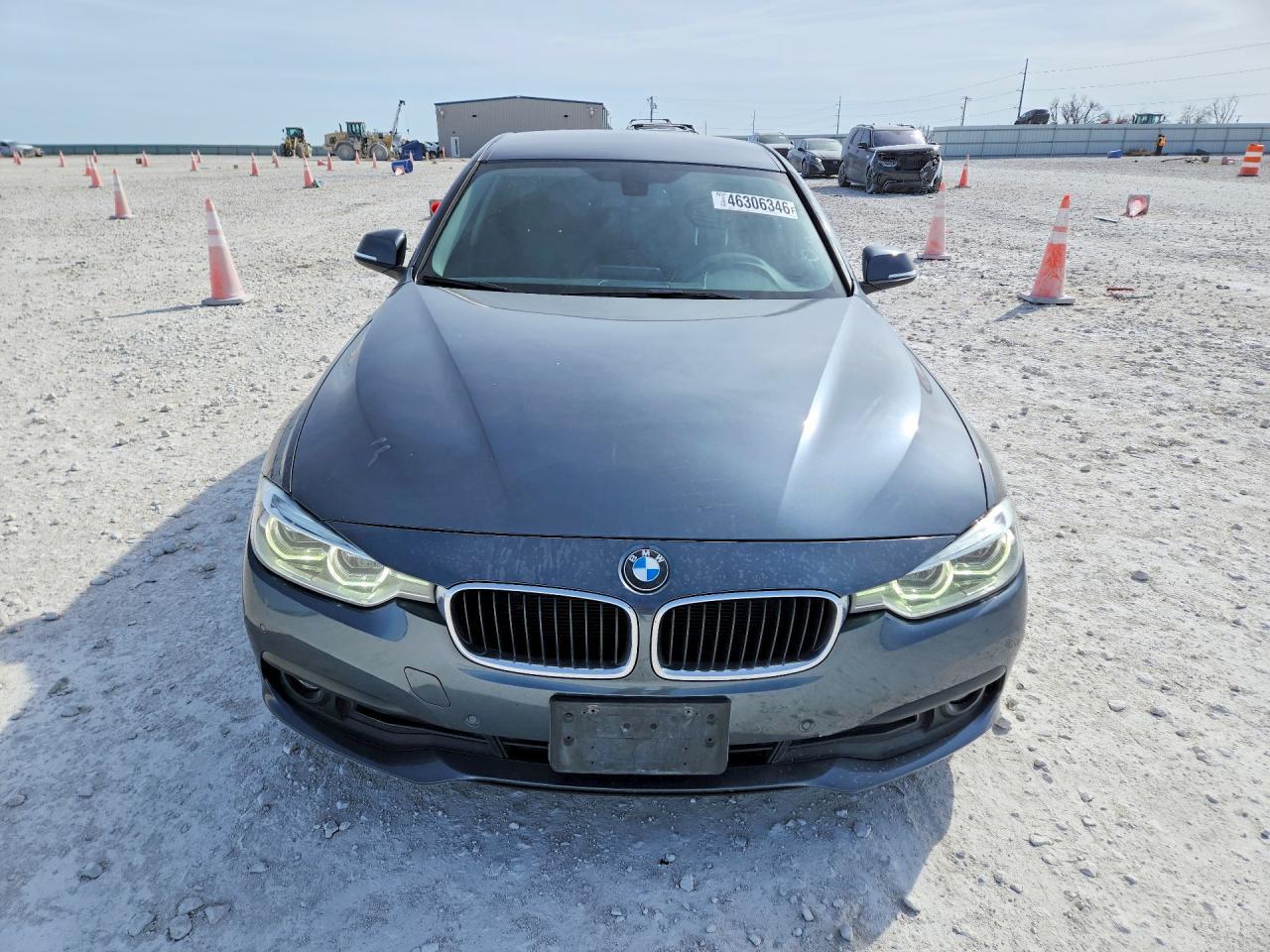 2016 BMW 320 I - zdjęcie 5