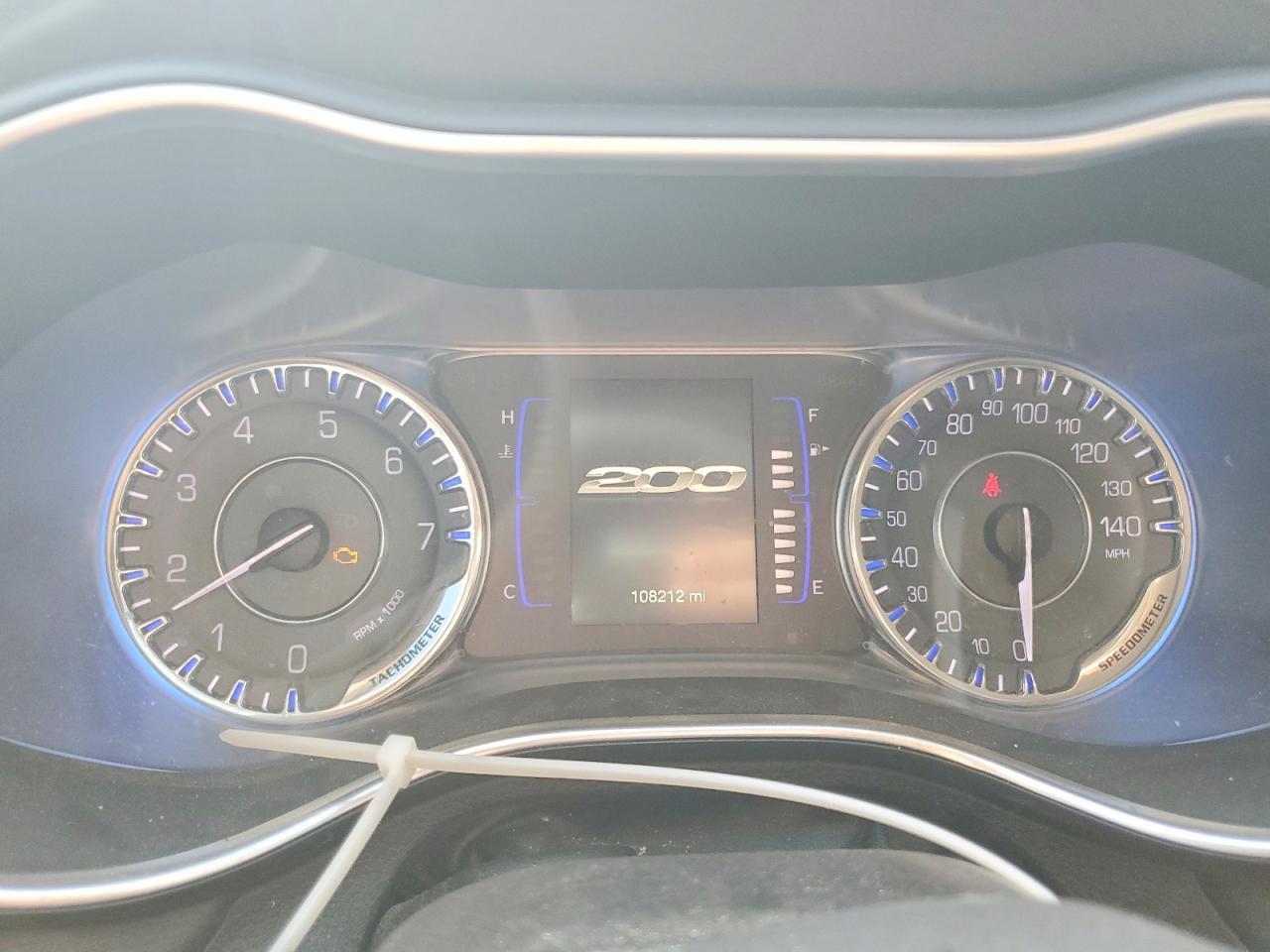 2016 Chrysler 200 Limited - zdjęcie 9