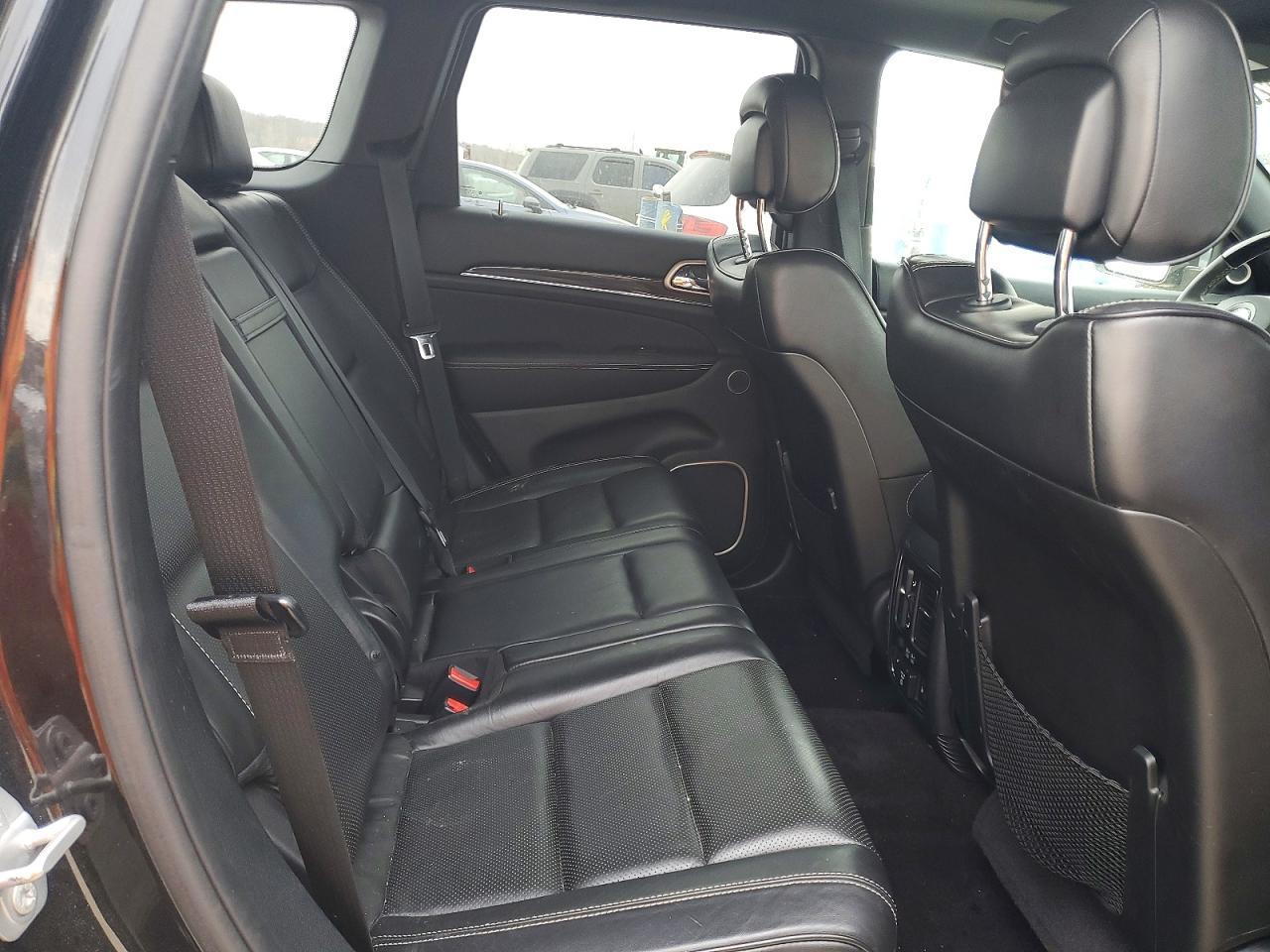 2017 Jeep Grand Cherokee Overland - zdjęcie 11