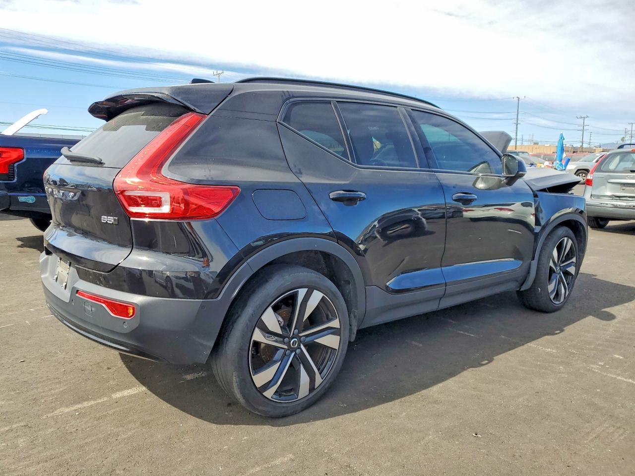 2024 Volvo Xc40 Plus - zdjęcie 3