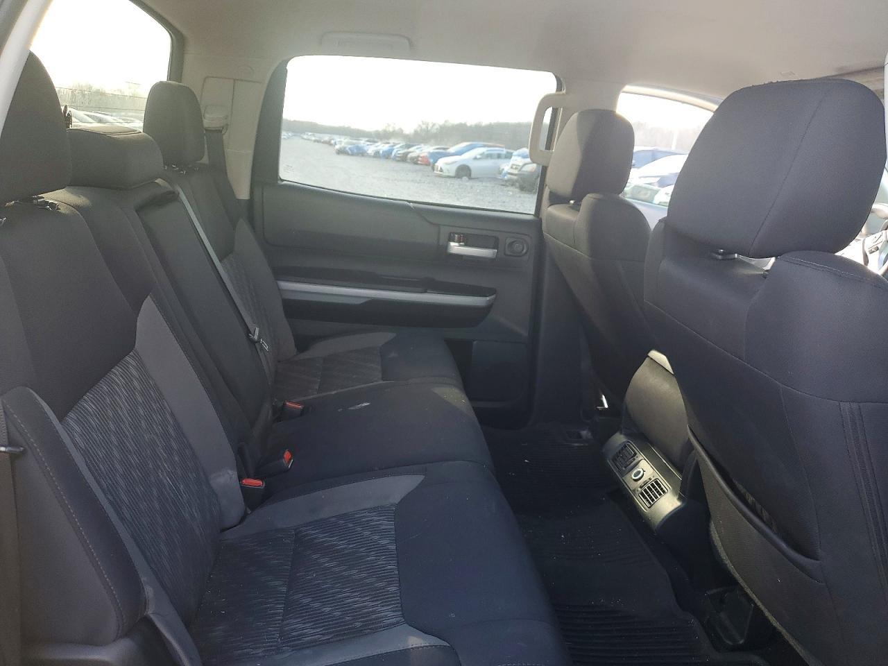 2020 Toyota Tundra Sr5 - zdjęcie 10