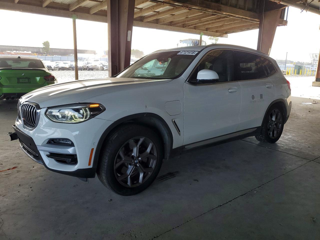 2021 BMW X3 xDrive30E - zdjęcie główne