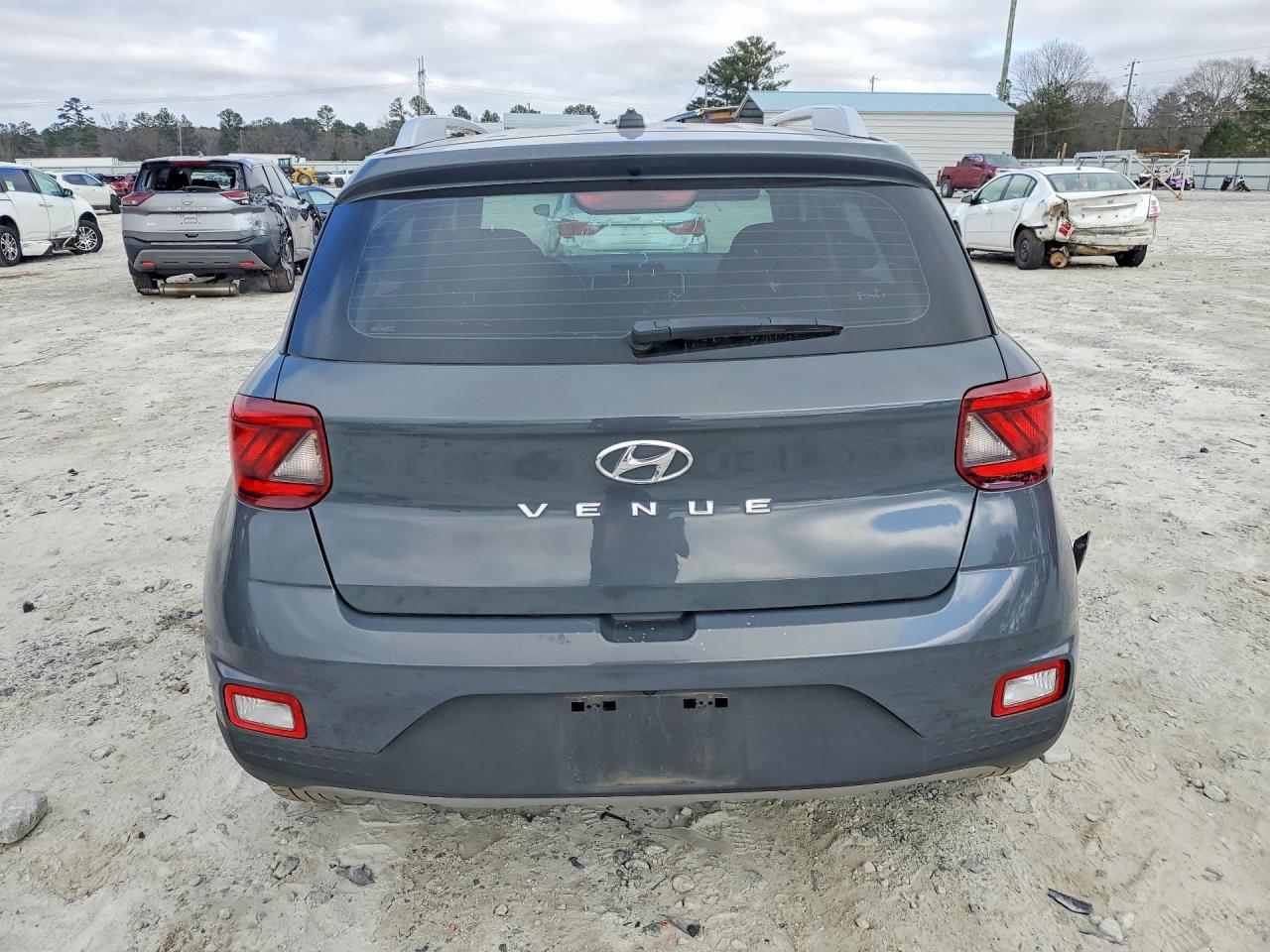 2025 Hyundai Venue Sel - zdjęcie 6