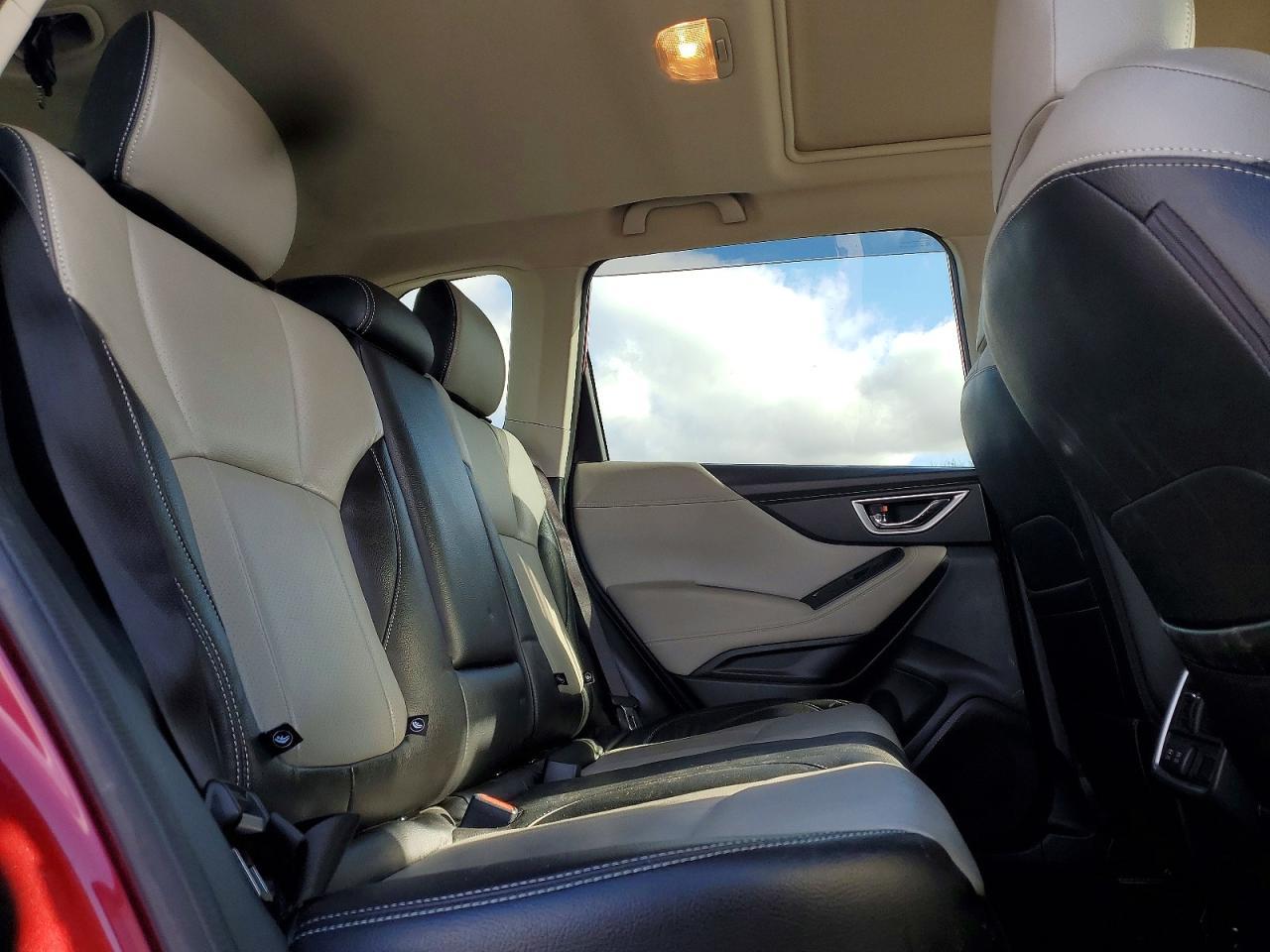 2021 Subaru Forester Premium - zdjęcie 11
