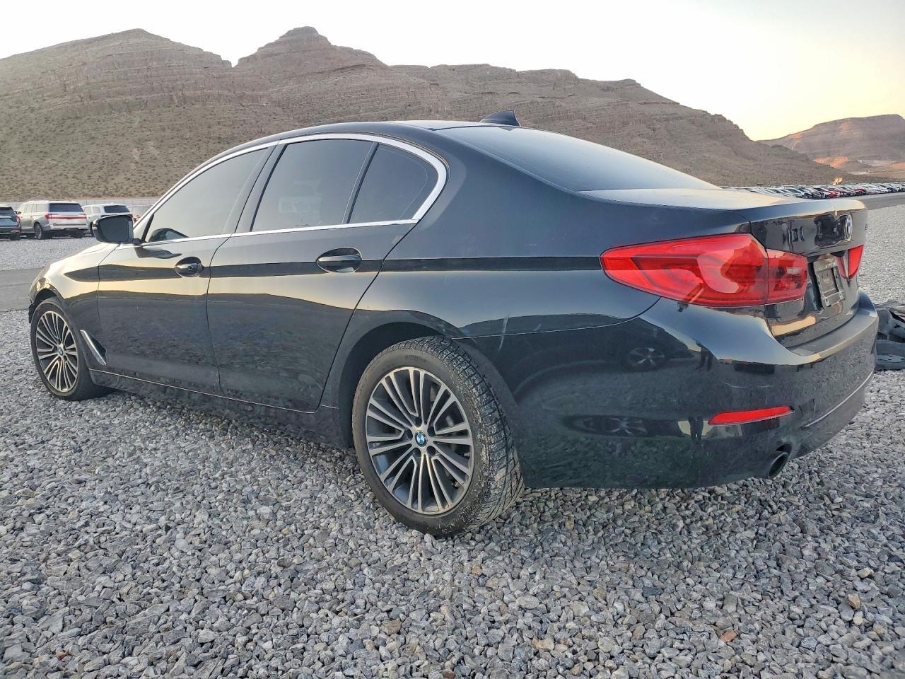 2019 BMW 530 I - zdjęcie 2