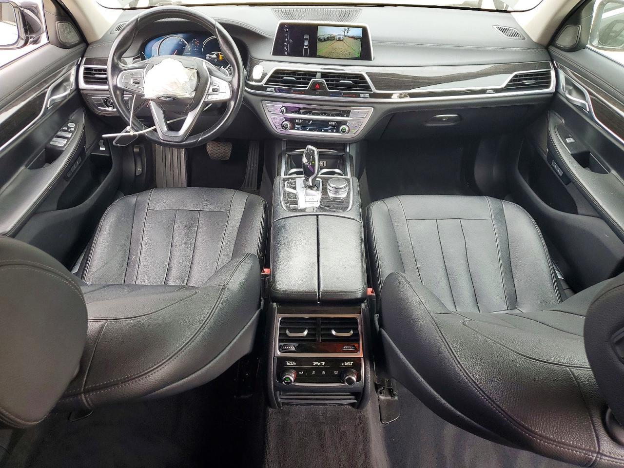 2016 BMW 740 I - zdjęcie 8