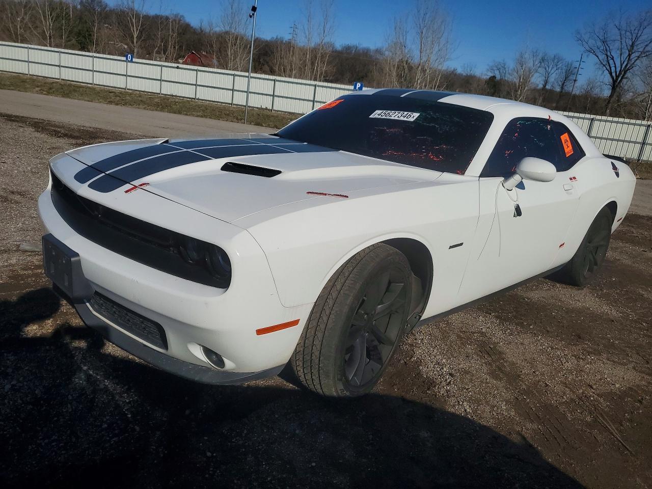 2016 Dodge Challenger R - zdjęcie główne
