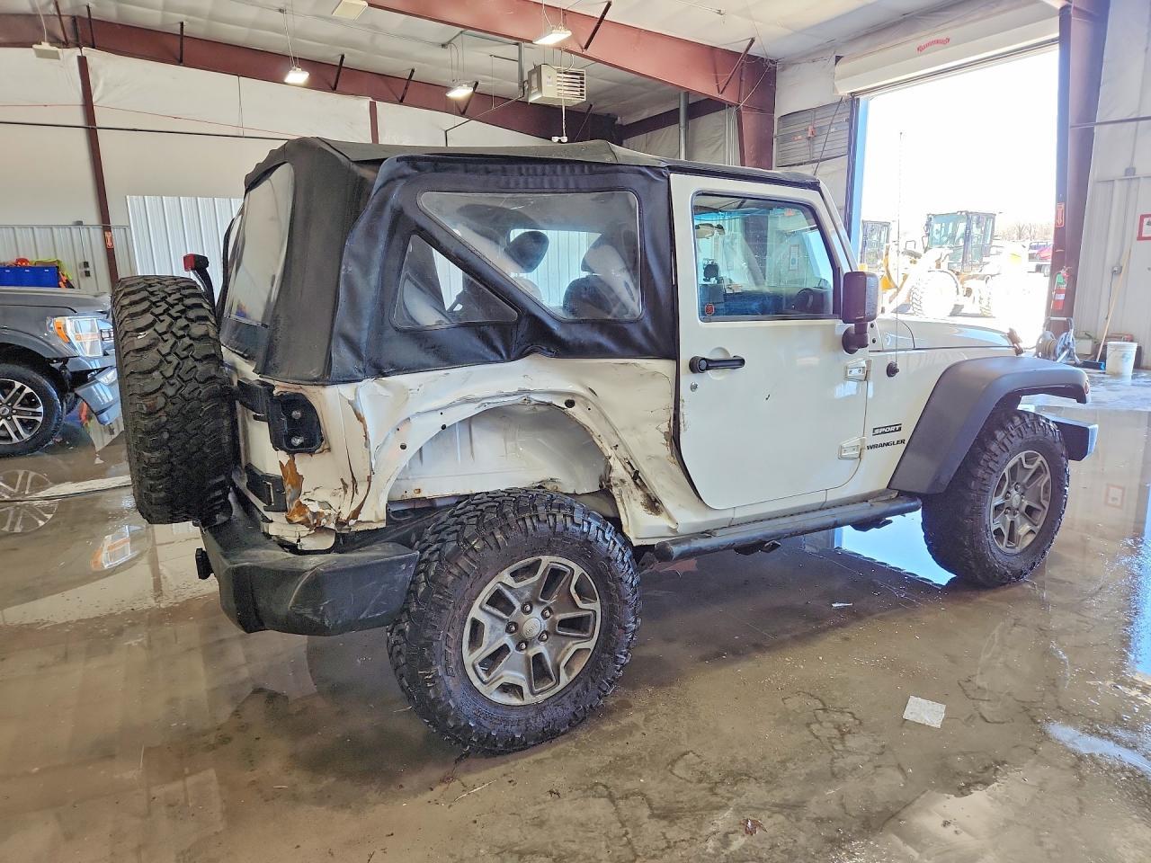 2016 Jeep Wrangler Sport - zdjęcie 3
