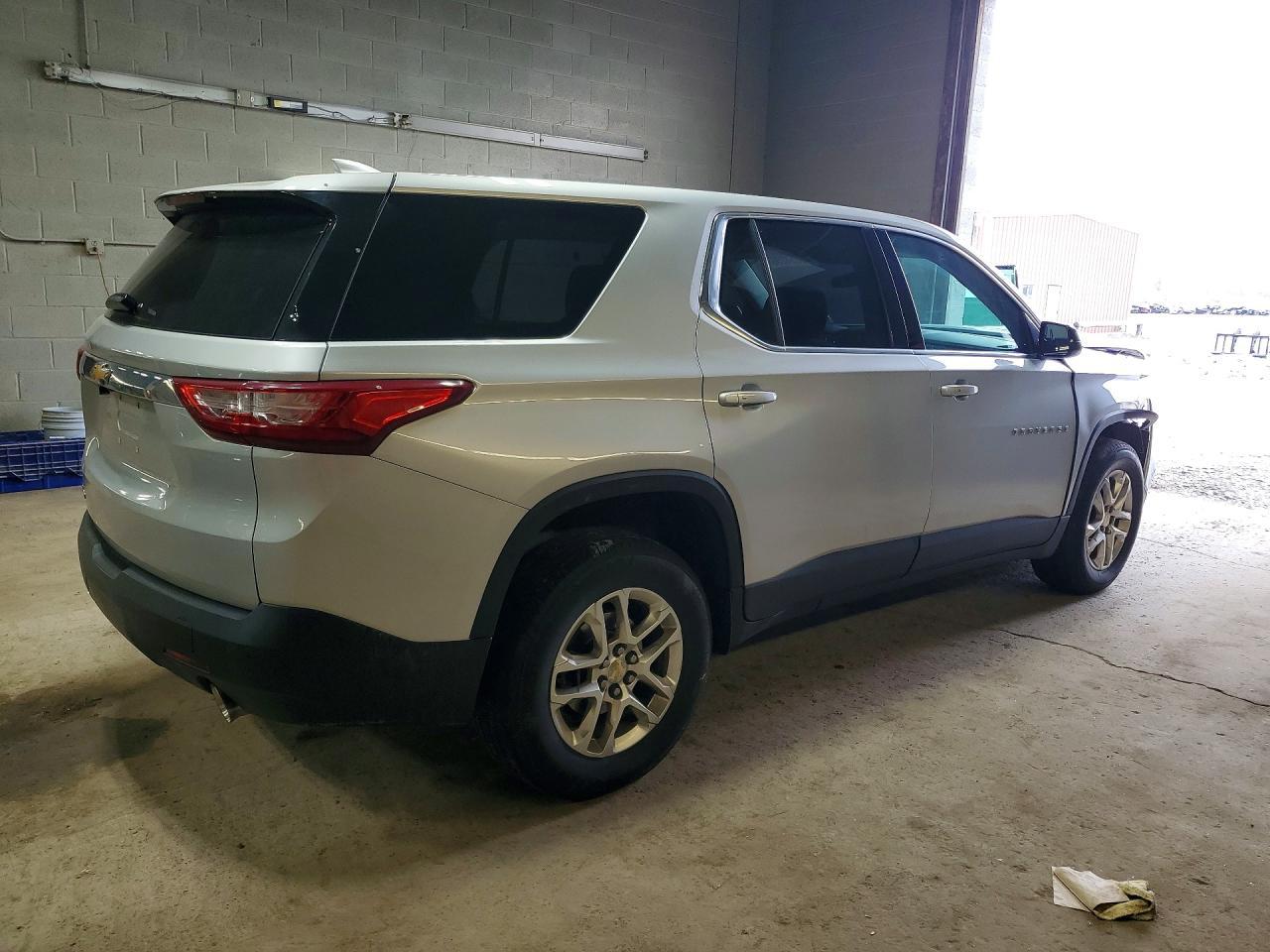 2019 Chevrolet Traverse Ls - zdjęcie 3