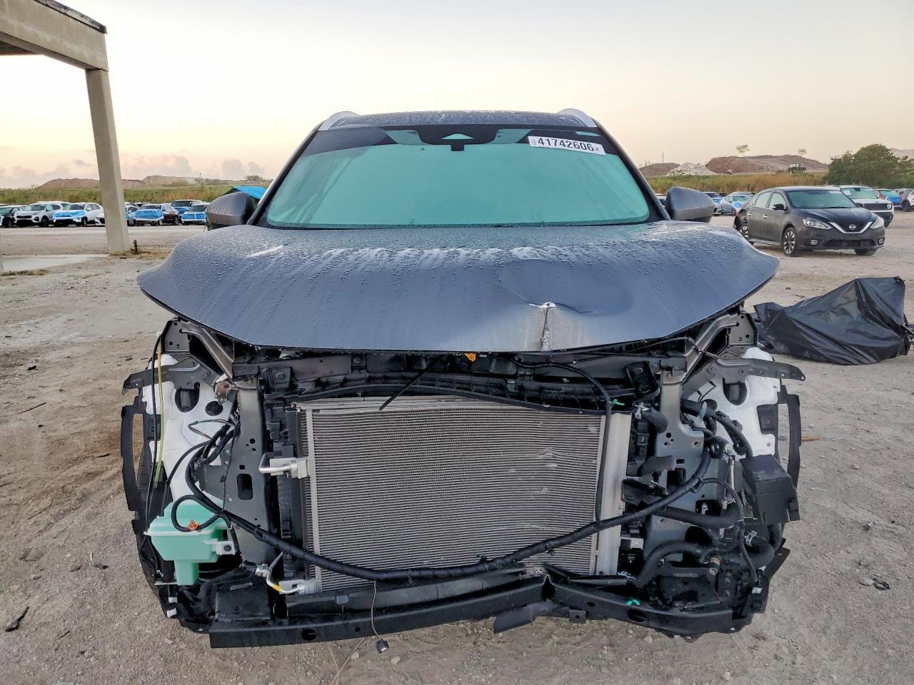 2025 Nissan Rogue Sv - zdjęcie 5