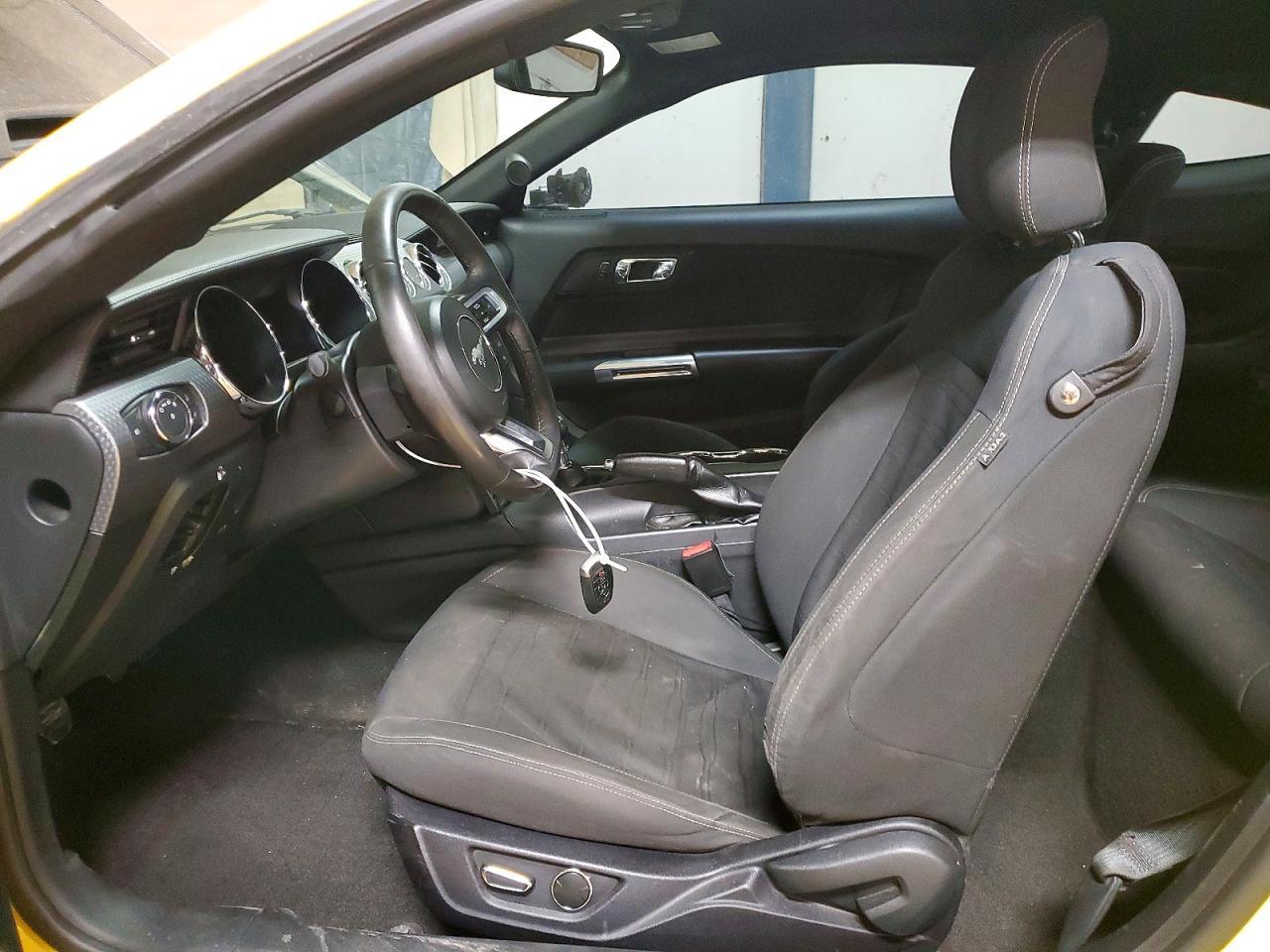 2015 Ford Mustang - zdjęcie 7