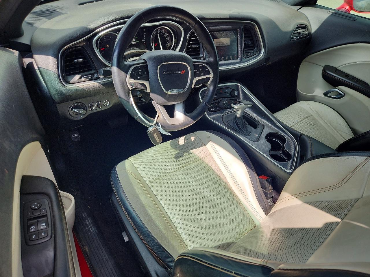 2016 Dodge Challenger Sxt - zdjęcie 8